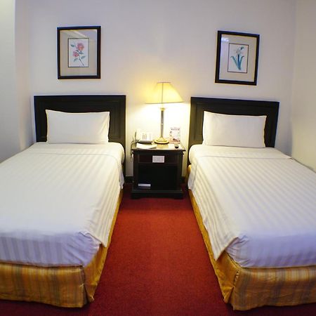 Bayview Park Hotel Манила Экстерьер фото
