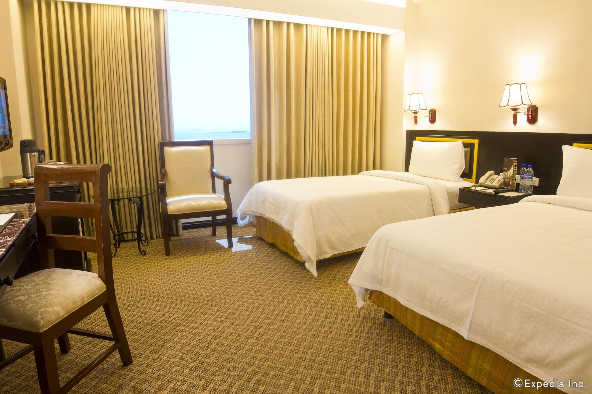 Bayview Park Hotel Манила Экстерьер фото
