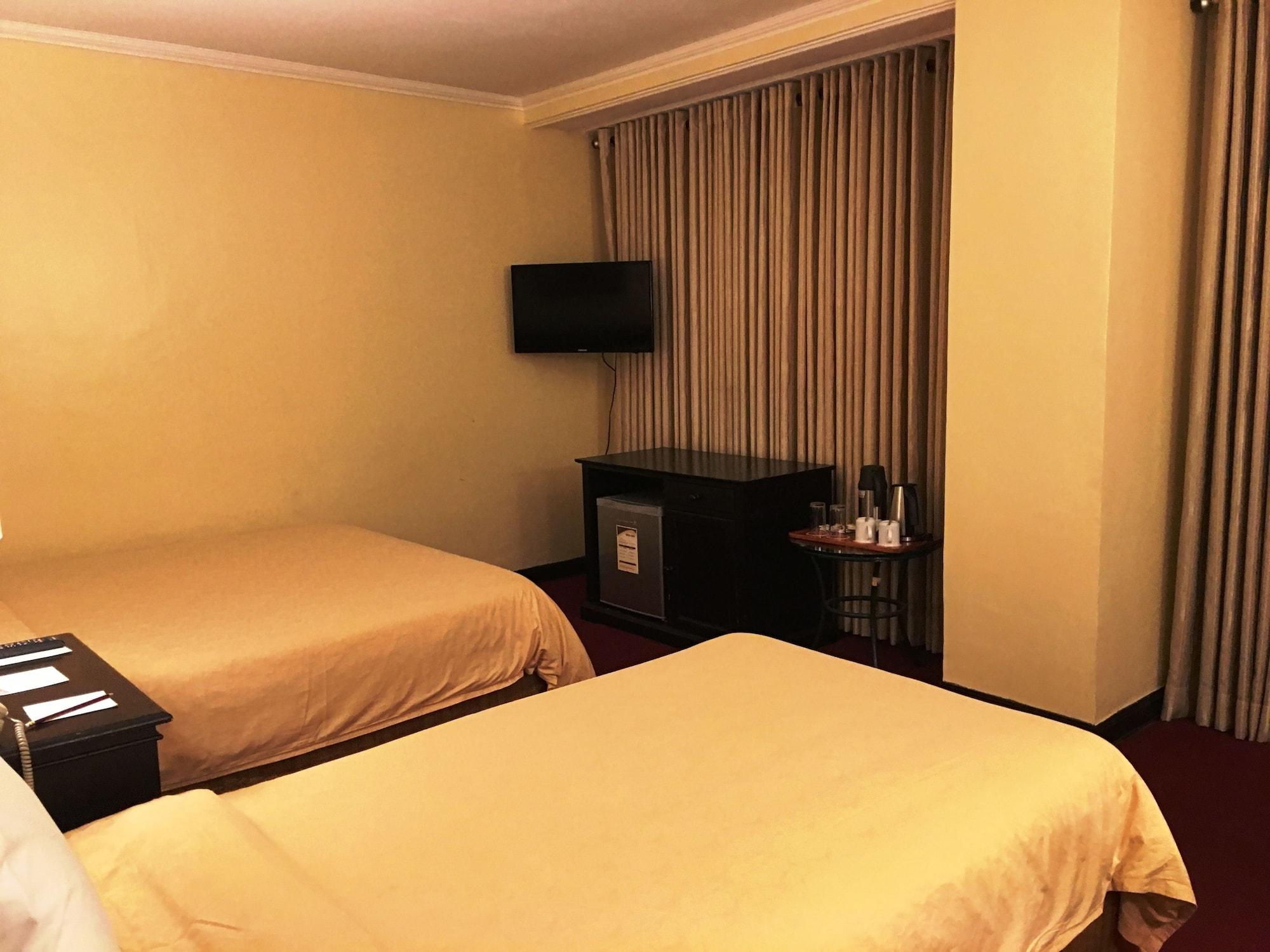 Bayview Park Hotel Манила Экстерьер фото