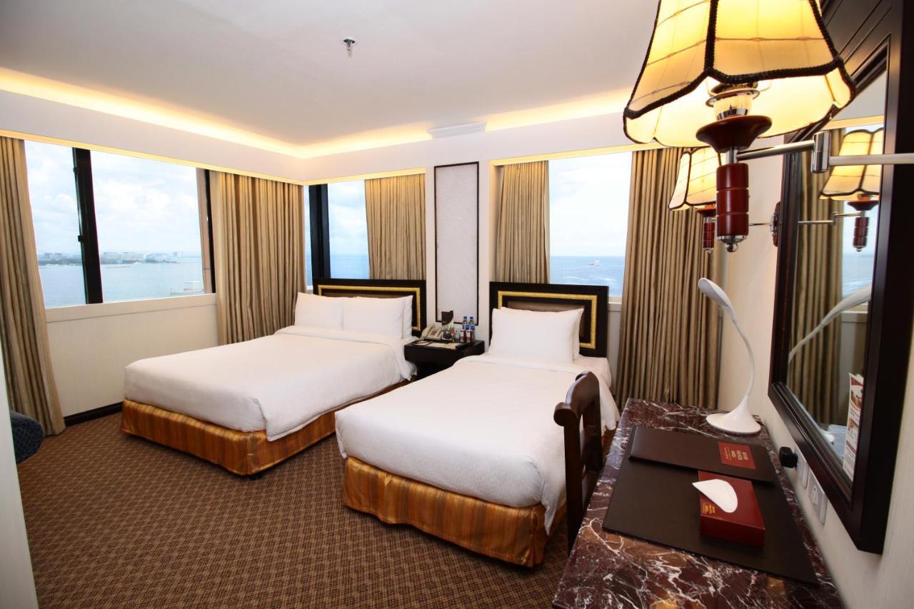 Bayview Park Hotel Манила Экстерьер фото