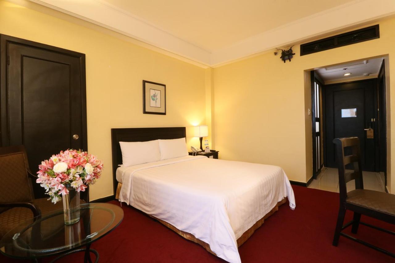 Bayview Park Hotel Манила Экстерьер фото