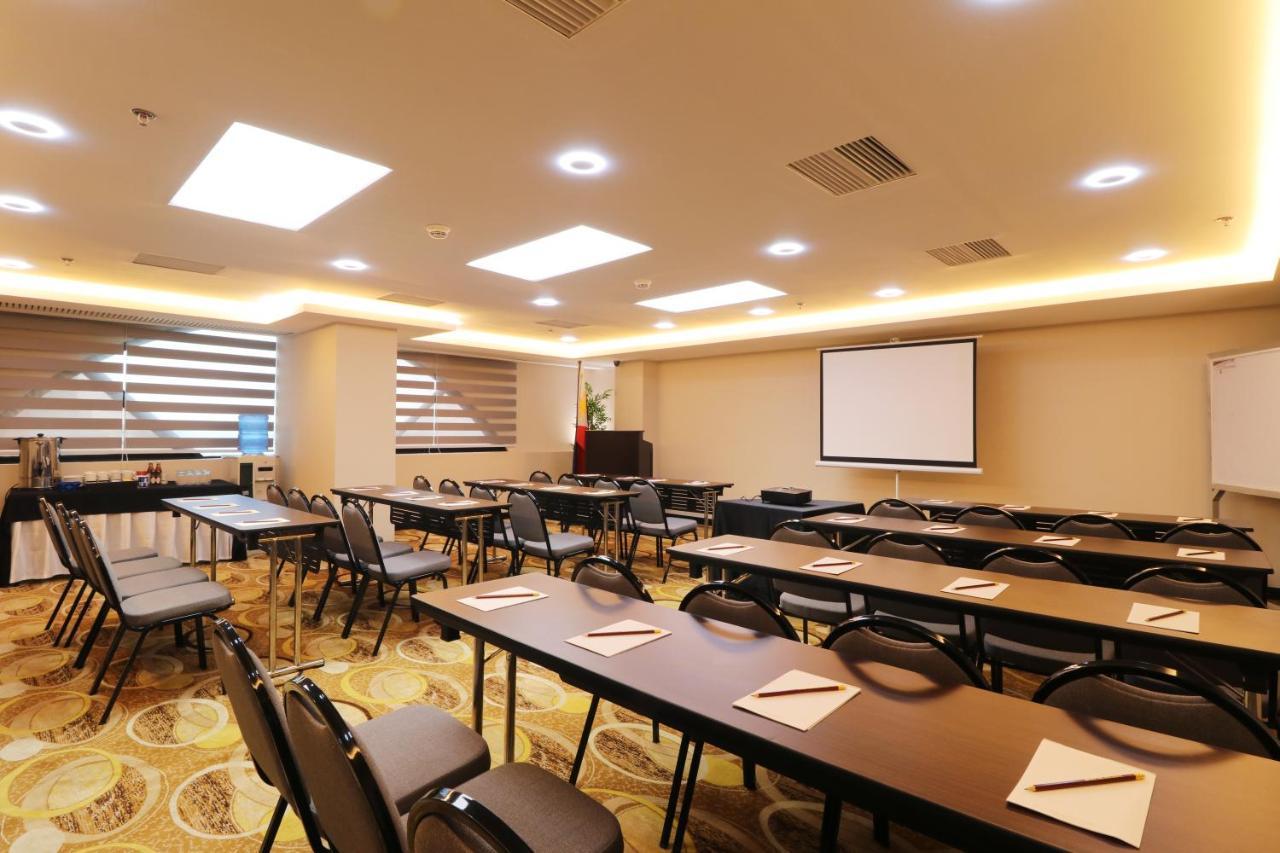 Bayview Park Hotel Манила Экстерьер фото