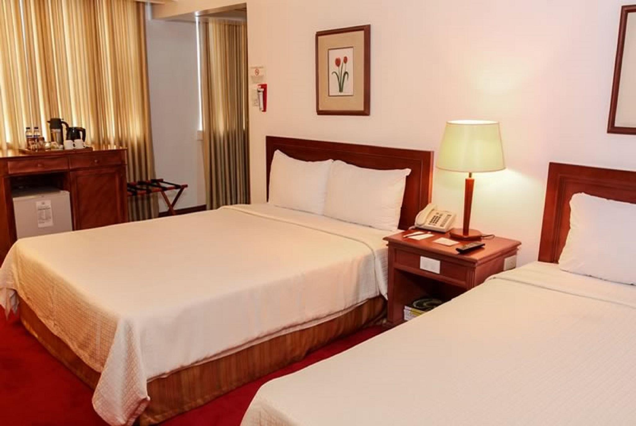 Bayview Park Hotel Манила Экстерьер фото