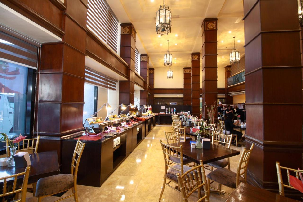 Bayview Park Hotel Манила Экстерьер фото