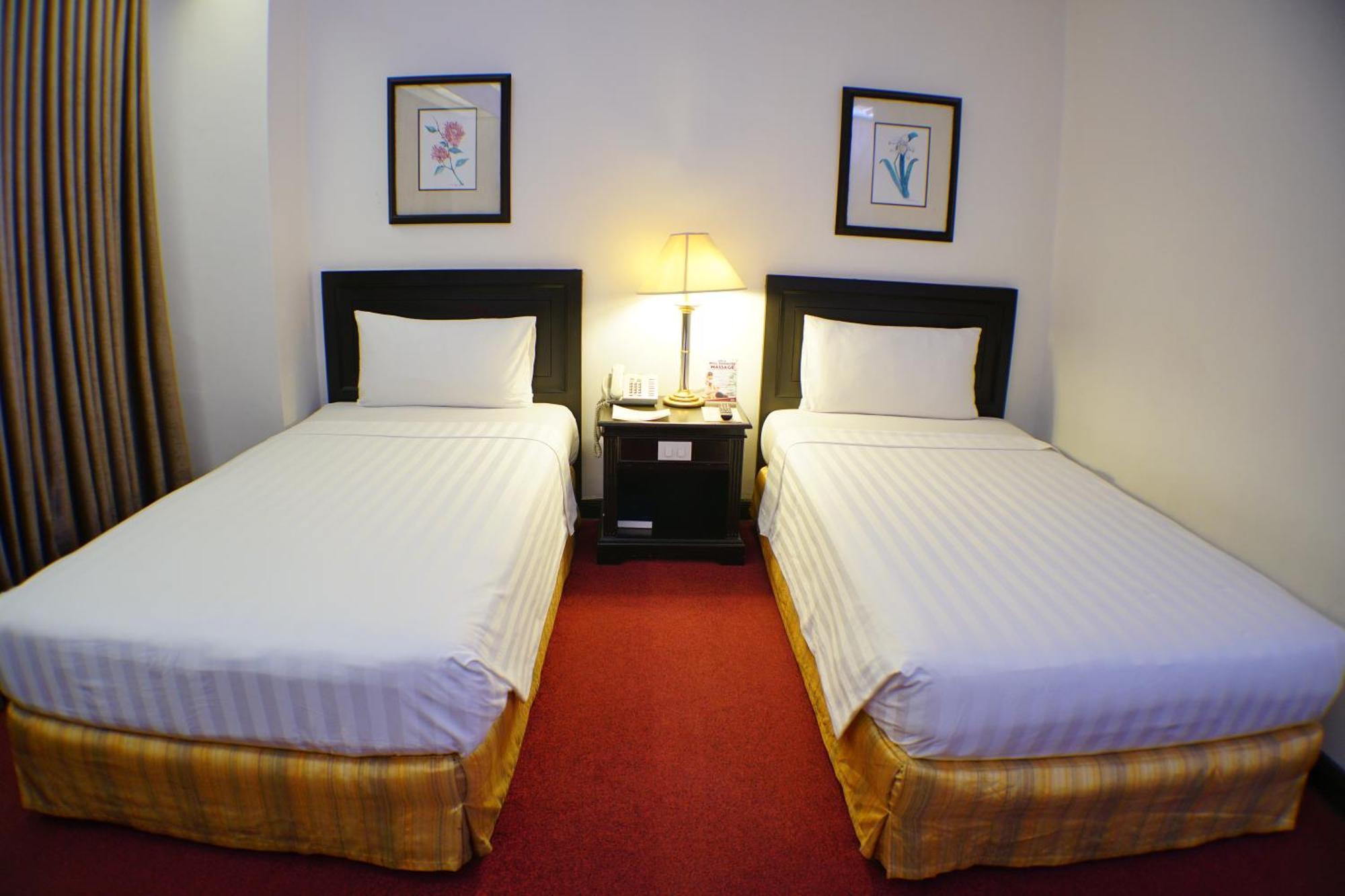 Bayview Park Hotel Манила Экстерьер фото